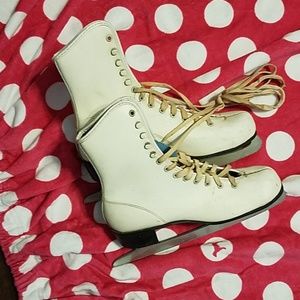 Figure skates